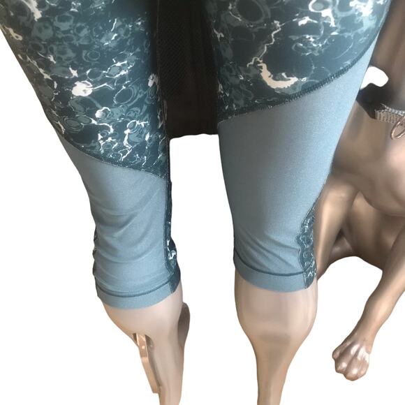 Under Armour Compression Green Patterned Cropped Mesh Leggings Women's Size L - Picture 4 of 9